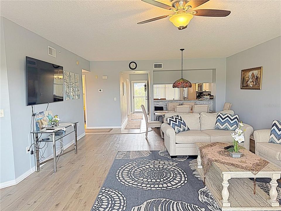 For Rent: $2,495 (3 beds, 2 baths, 1575 Square Feet)