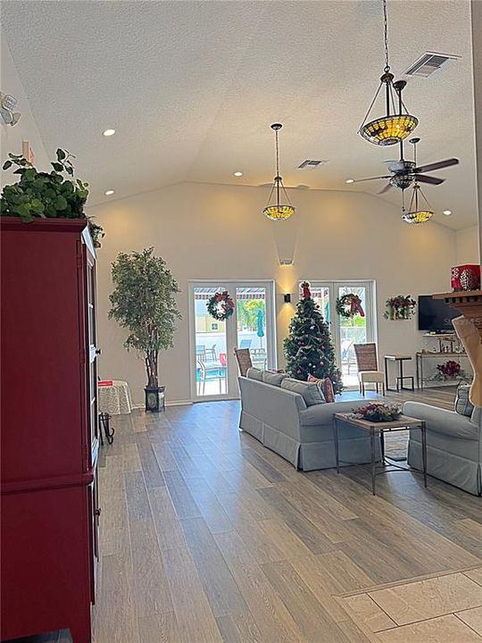 For Rent: $2,495 (3 beds, 2 baths, 1575 Square Feet)