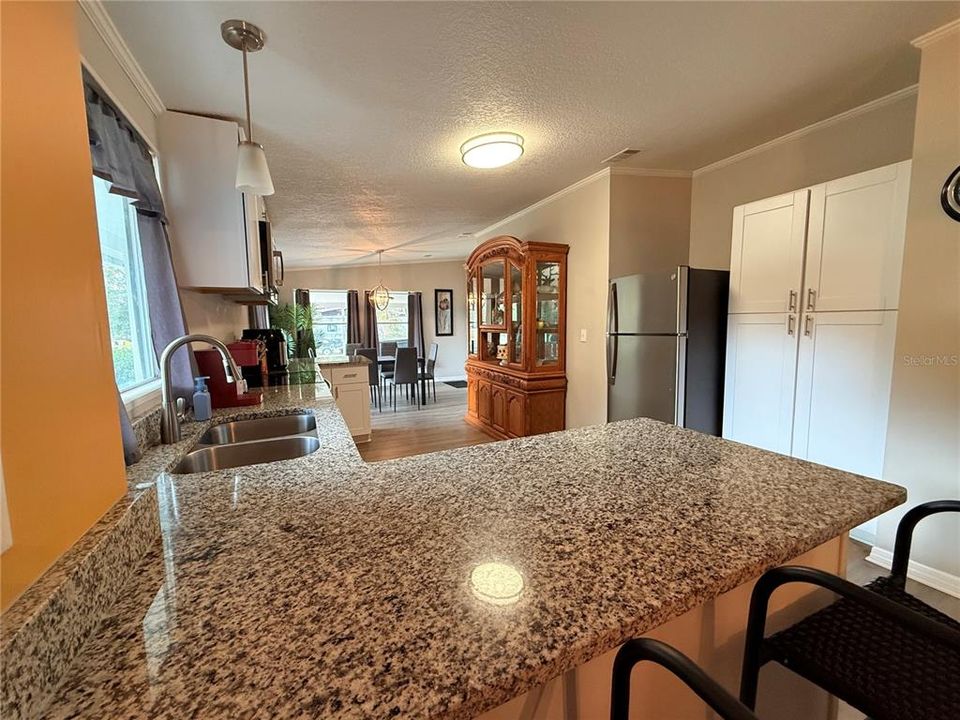 待售: $245,500 (3 贝兹, 2 浴室, 1568 平方英尺)