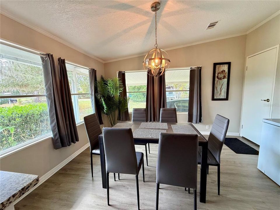 待售: $245,500 (3 贝兹, 2 浴室, 1568 平方英尺)