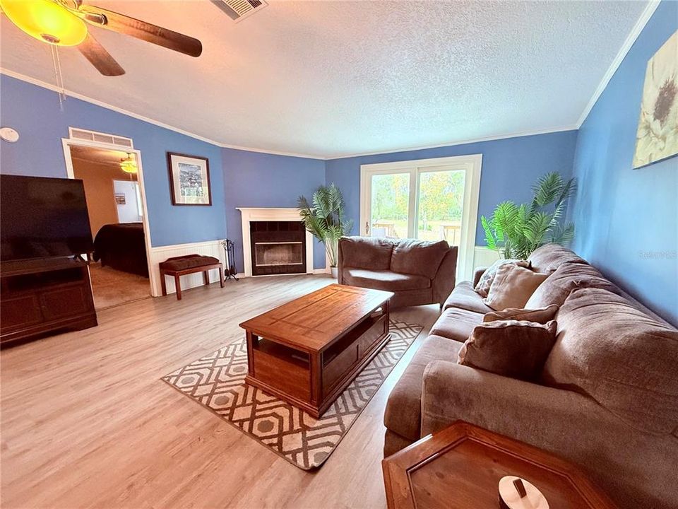 待售: $245,500 (3 贝兹, 2 浴室, 1568 平方英尺)