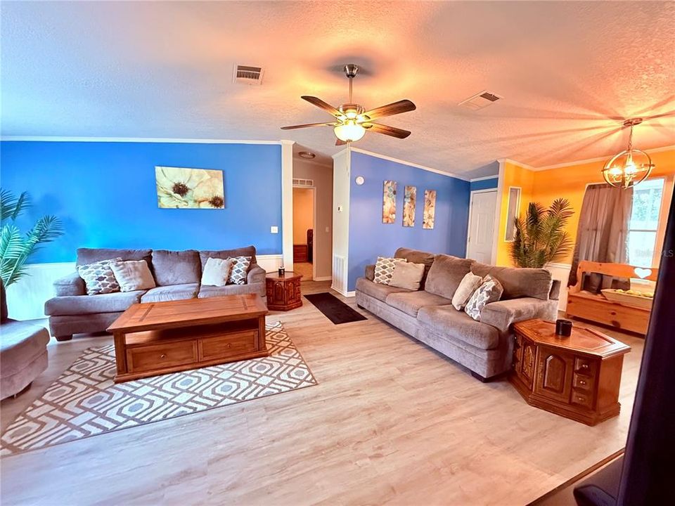 待售: $245,500 (3 贝兹, 2 浴室, 1568 平方英尺)