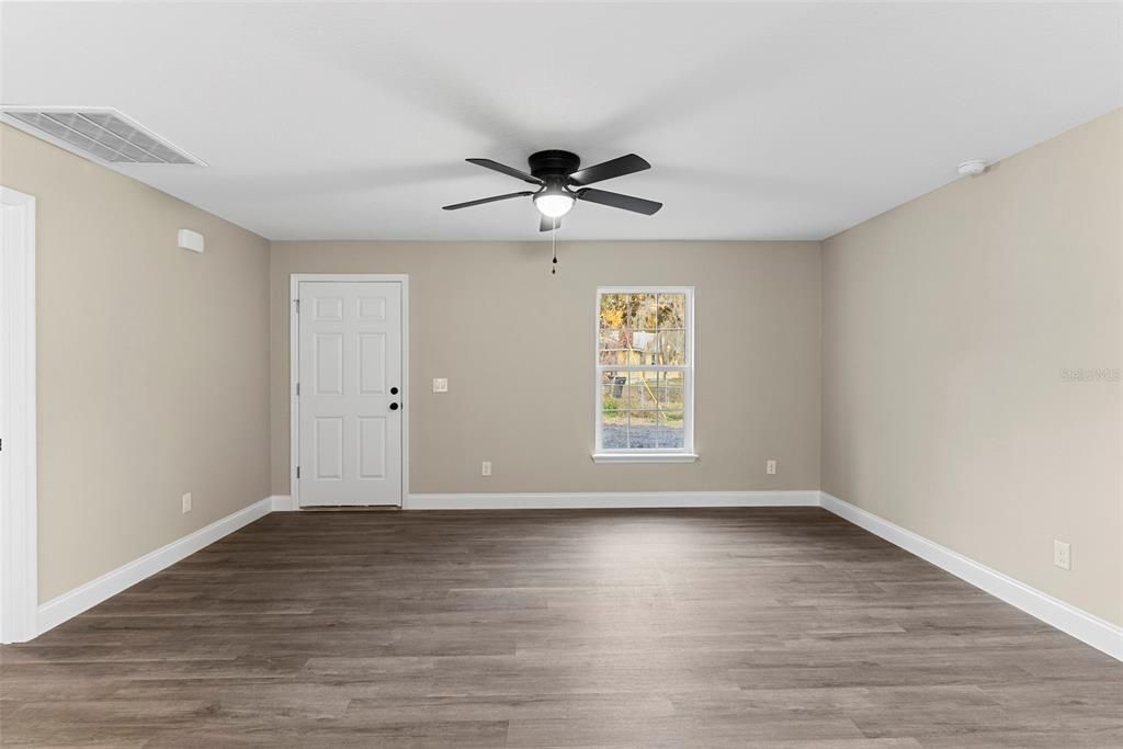 For Rent: $1,800 (3 beds, 2 baths, 2150 Square Feet)