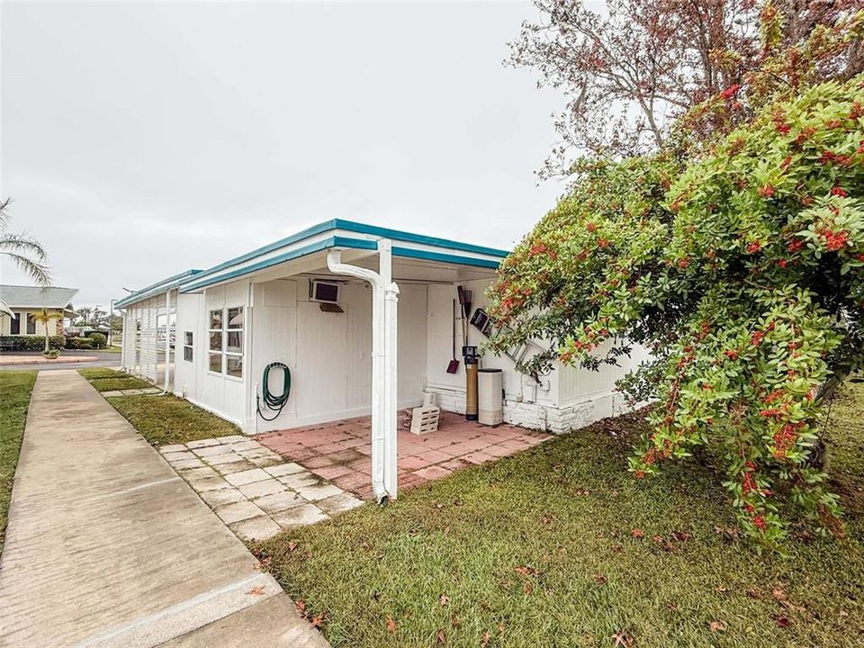 На продажу: $185,000 (2 спален, 2 ванн, 1300 Квадратных фут)