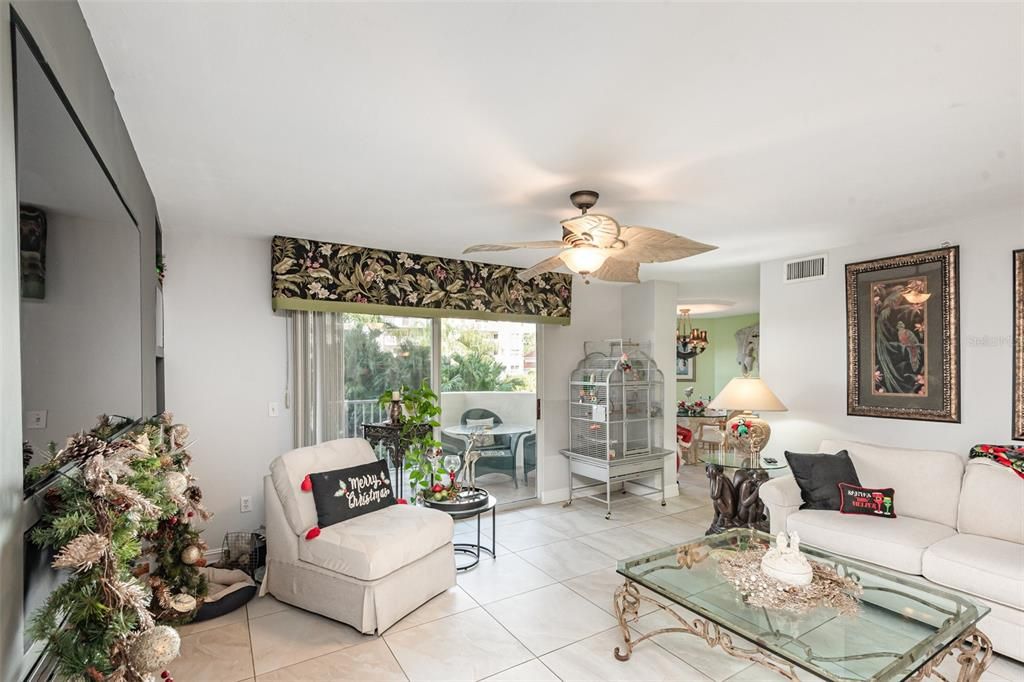 For Sale: $435,000 (2 beds, 2 baths, 1745 Square Feet)