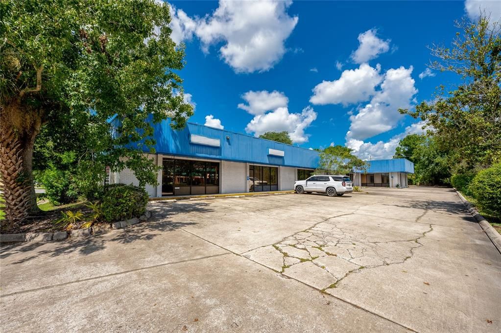 Active With Contract: $895,500 (0 beds, 0 baths, 7492 Square Feet)