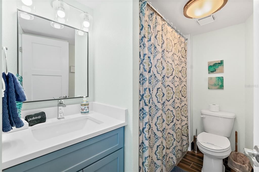 En Venta: $575,000 (2 camas, 3 baños, 1700 Pies cuadrados)