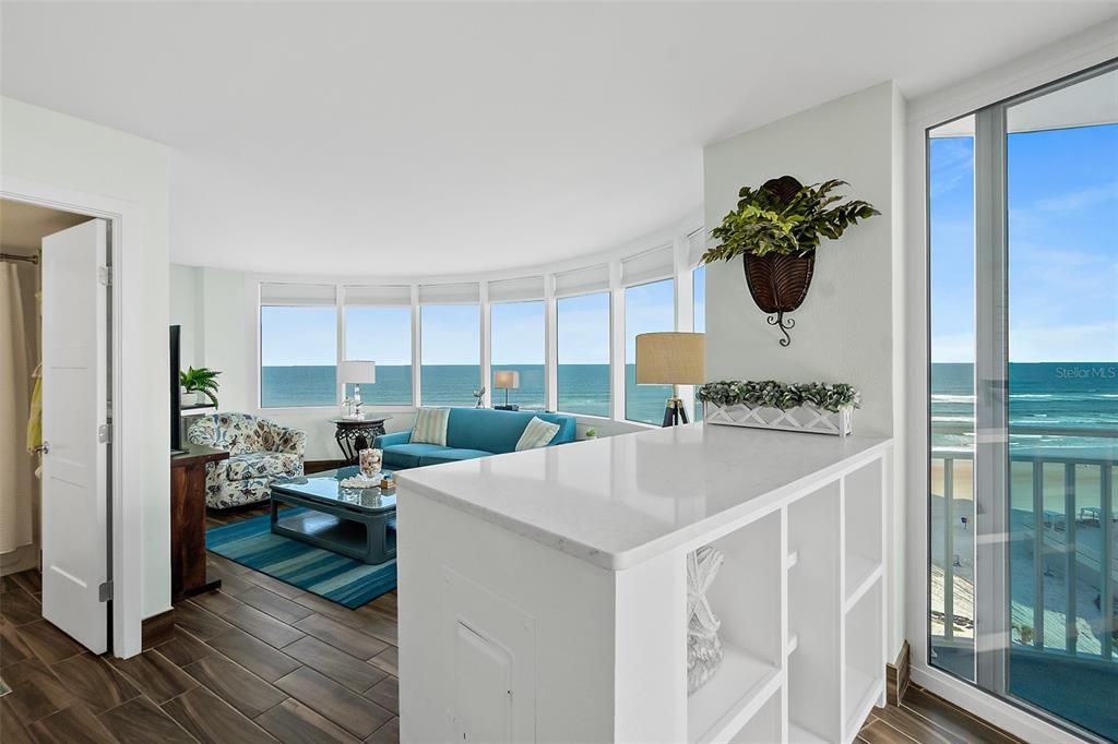 En Venta: $575,000 (2 camas, 3 baños, 1700 Pies cuadrados)