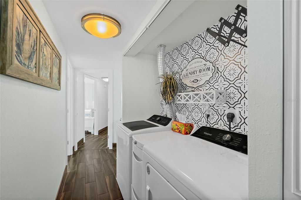 En Venta: $575,000 (2 camas, 3 baños, 1700 Pies cuadrados)