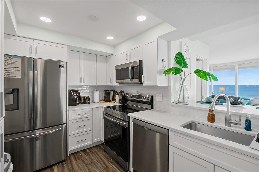 En Venta: $575,000 (2 camas, 3 baños, 1700 Pies cuadrados)