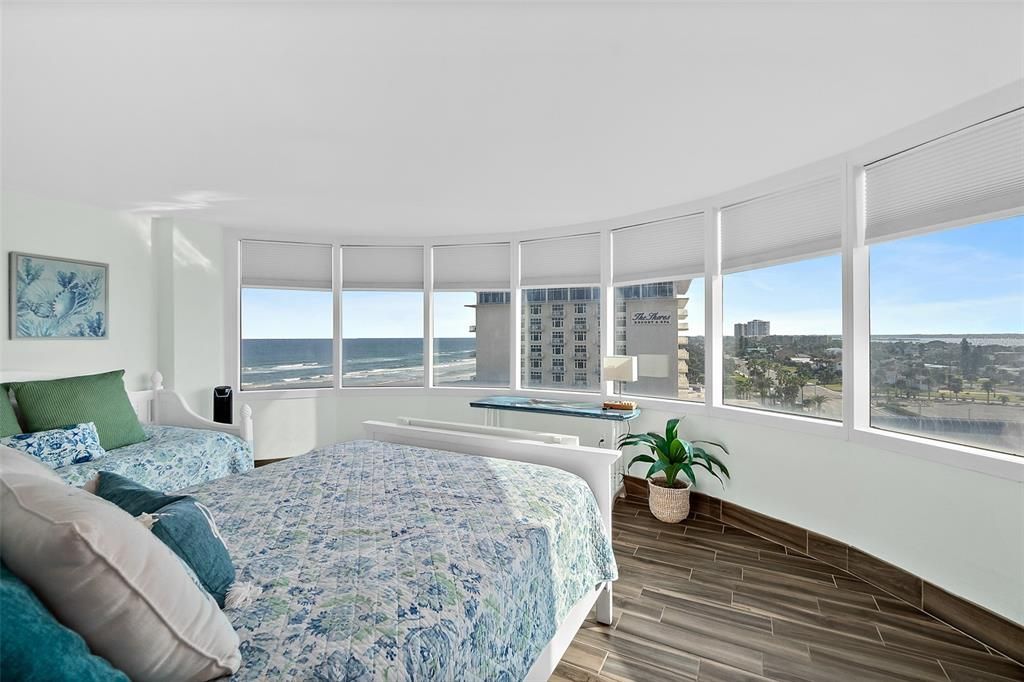 En Venta: $575,000 (2 camas, 3 baños, 1700 Pies cuadrados)