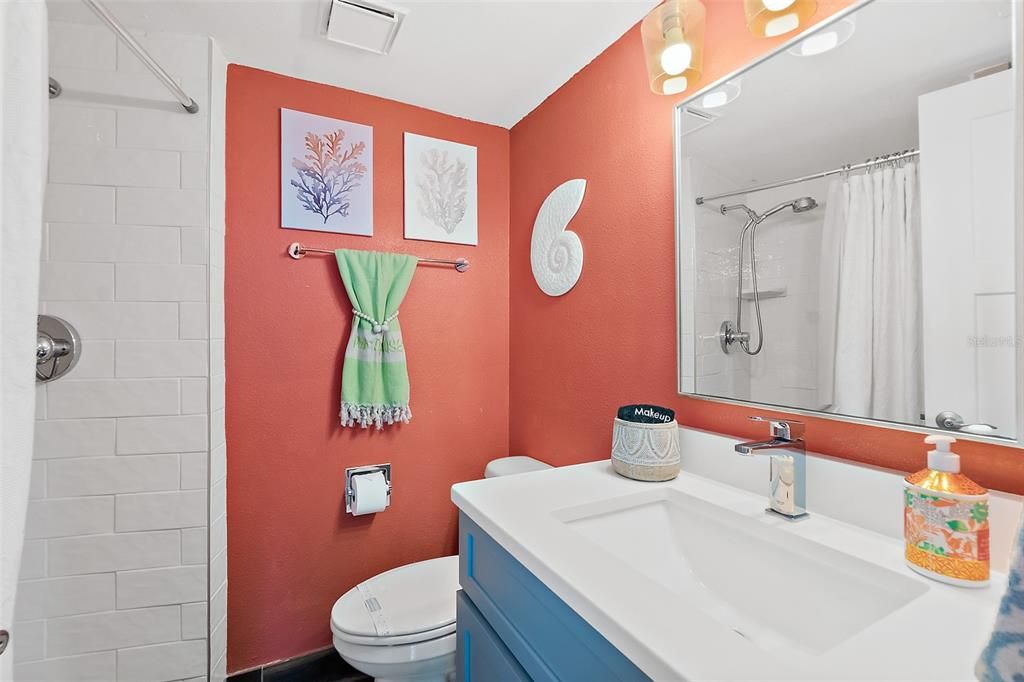 En Venta: $575,000 (2 camas, 3 baños, 1700 Pies cuadrados)