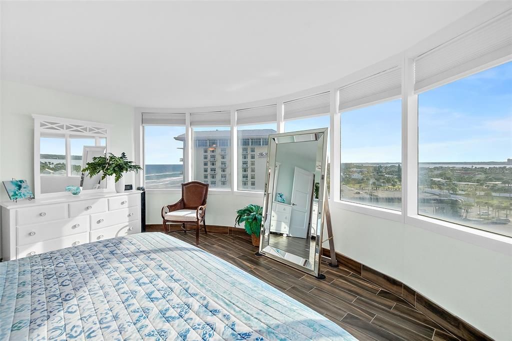 En Venta: $575,000 (2 camas, 3 baños, 1700 Pies cuadrados)