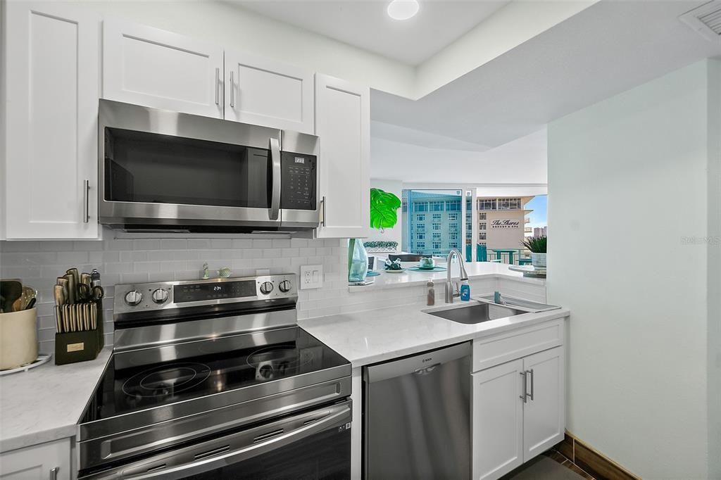 En Venta: $575,000 (2 camas, 3 baños, 1700 Pies cuadrados)