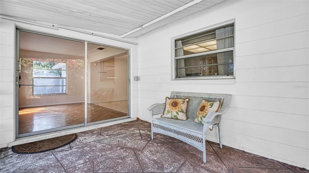 出租: $2,450 (2 贝兹, 2 浴室, 1332 平方英尺)