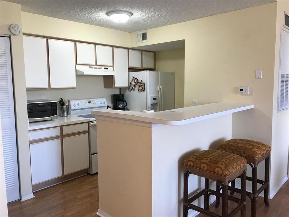 For Sale: $175,000 (2 beds, 2 baths, 1026 Square Feet)