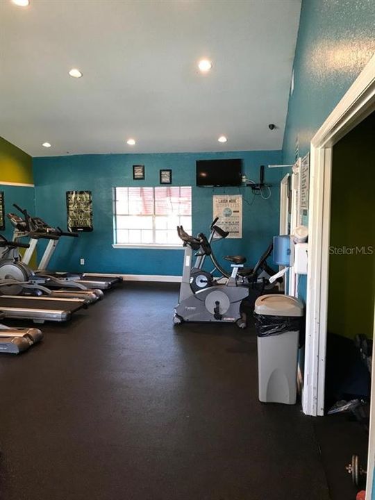 For Sale: $175,000 (2 beds, 2 baths, 1026 Square Feet)