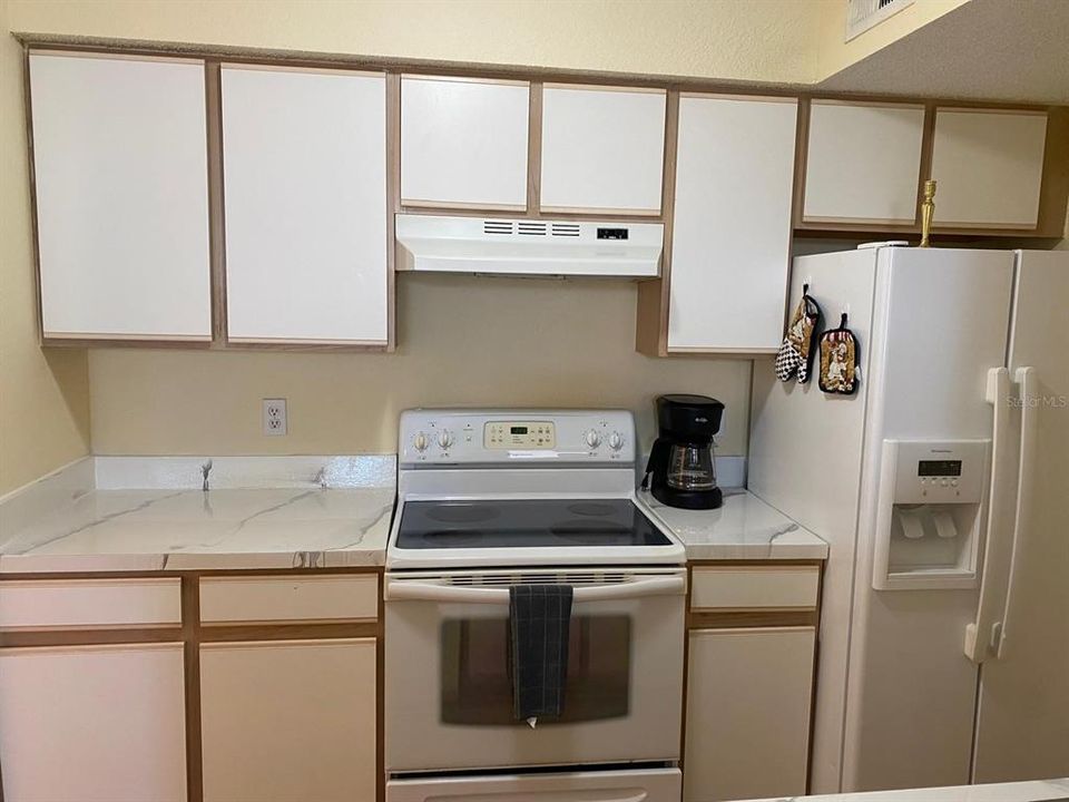 For Sale: $175,000 (2 beds, 2 baths, 1026 Square Feet)