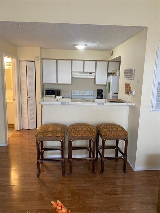 For Sale: $175,000 (2 beds, 2 baths, 1026 Square Feet)