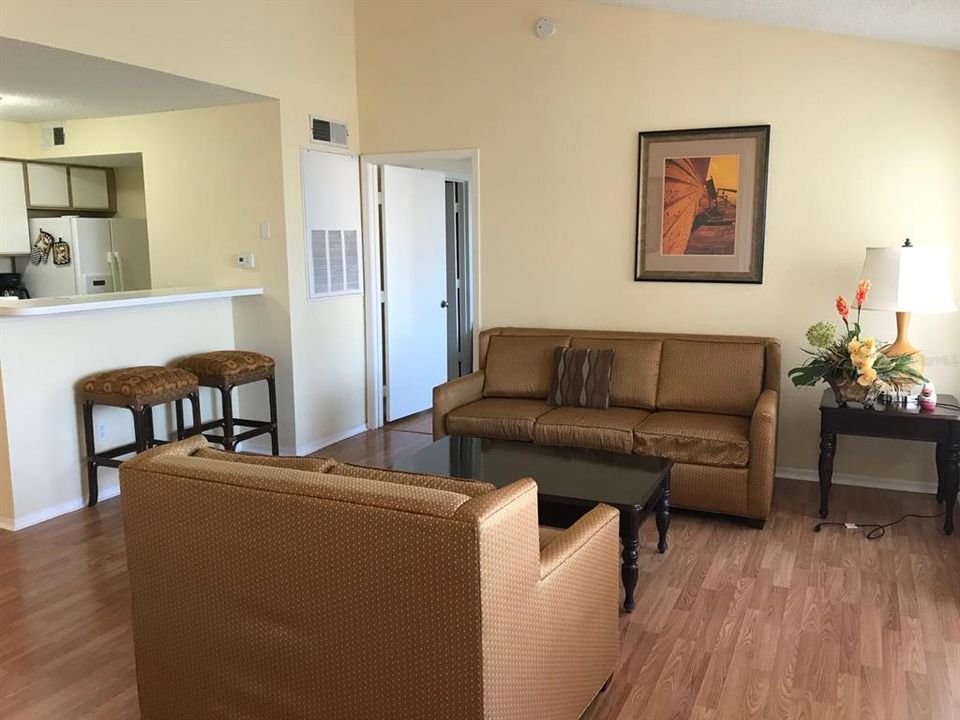 For Sale: $175,000 (2 beds, 2 baths, 1026 Square Feet)