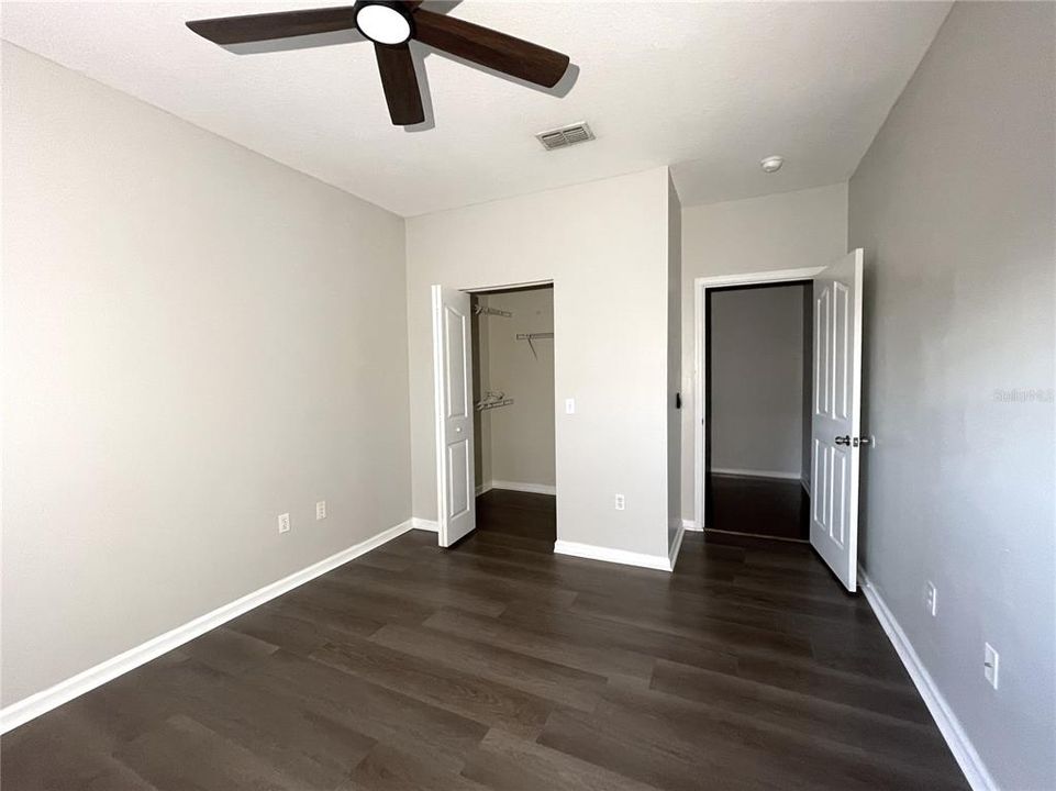 На продажу: $299,000 (2 спален, 2 ванн, 1214 Квадратных фут)