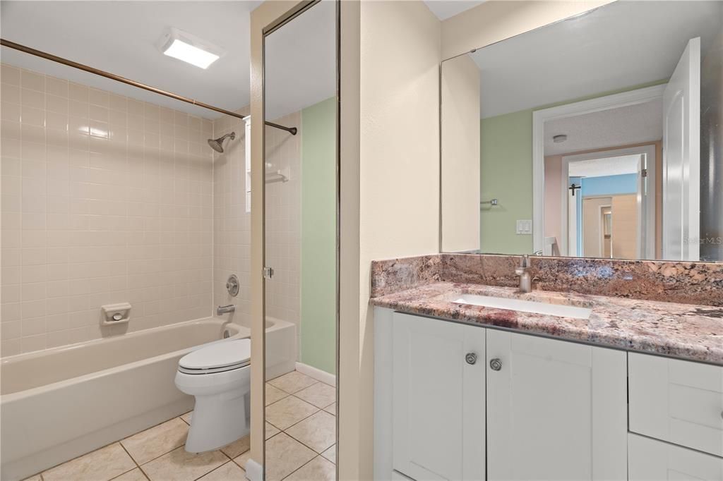 В аренду: $2,200 (2 спален, 2 ванн, 1344 Квадратных фут)