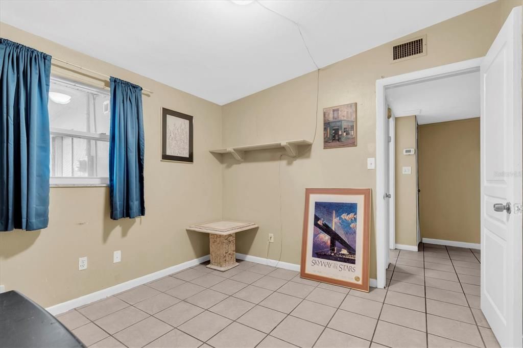 待售: $375,000 (2 贝兹, 2 浴室, 1291 平方英尺)