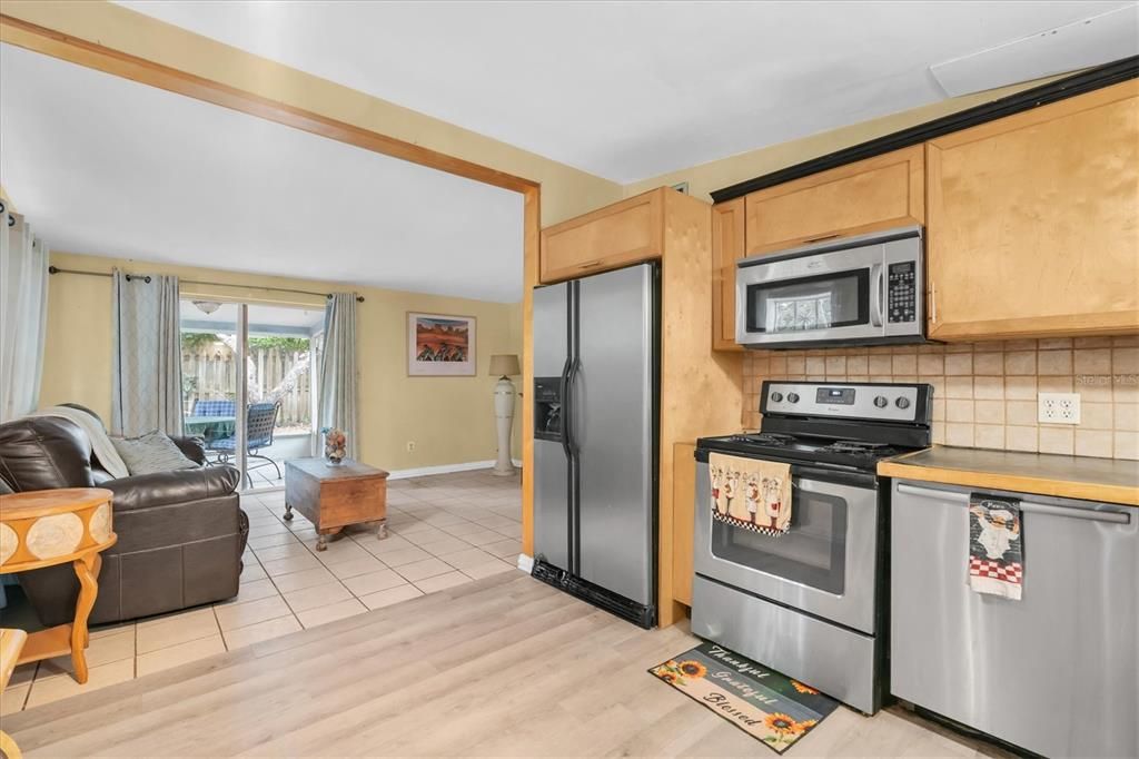 待售: $375,000 (2 贝兹, 2 浴室, 1291 平方英尺)