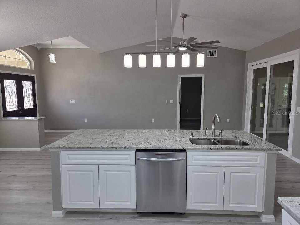 待售: $324,999 (3 贝兹, 2 浴室, 1438 平方英尺)