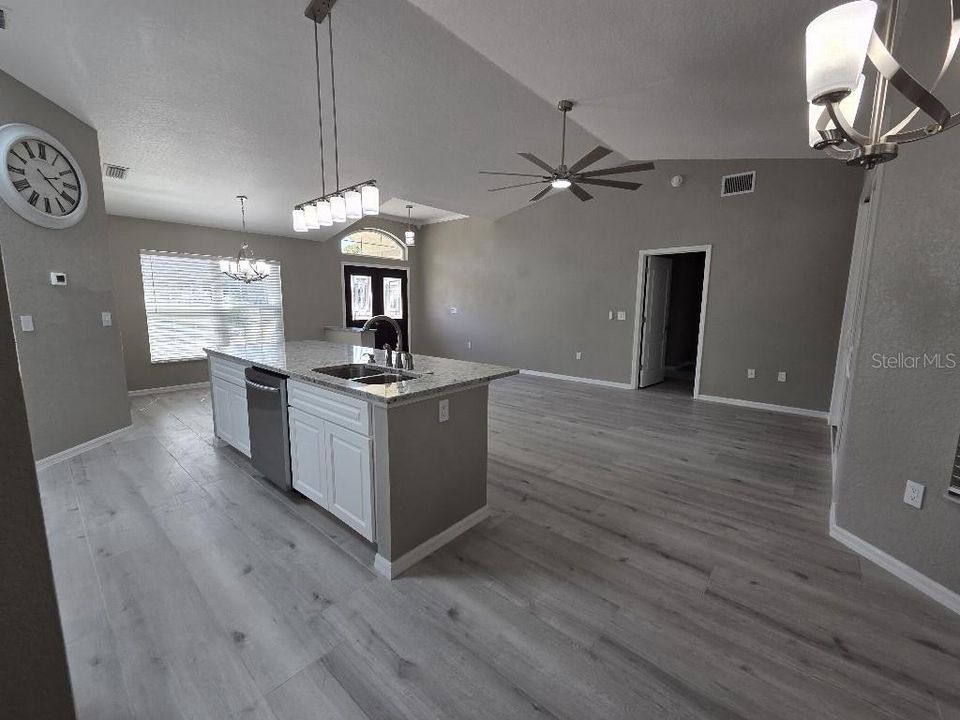 待售: $324,999 (3 贝兹, 2 浴室, 1438 平方英尺)