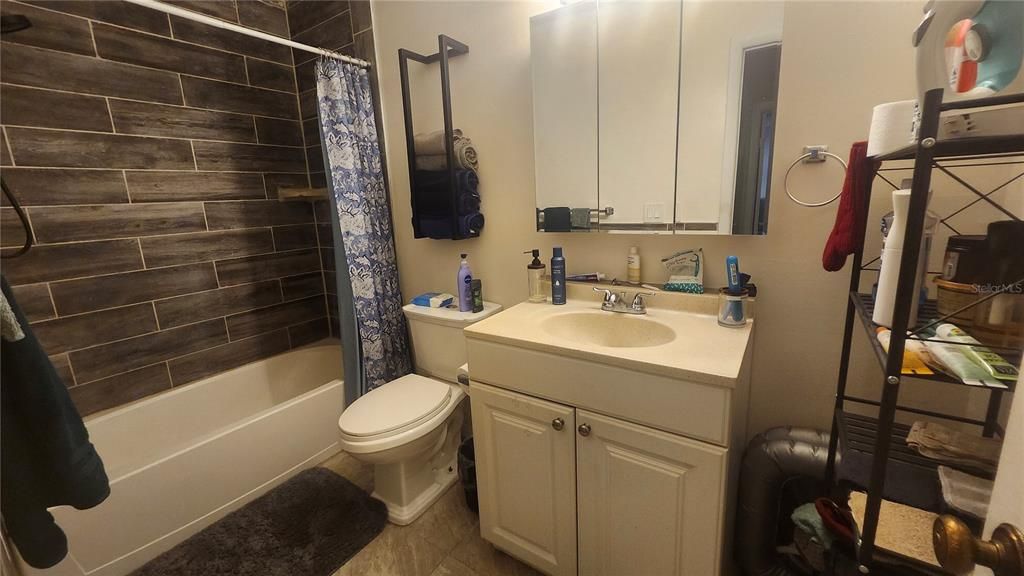 В аренду: $1,500 (1 спален, 1 ванн, 750 Квадратных фут)