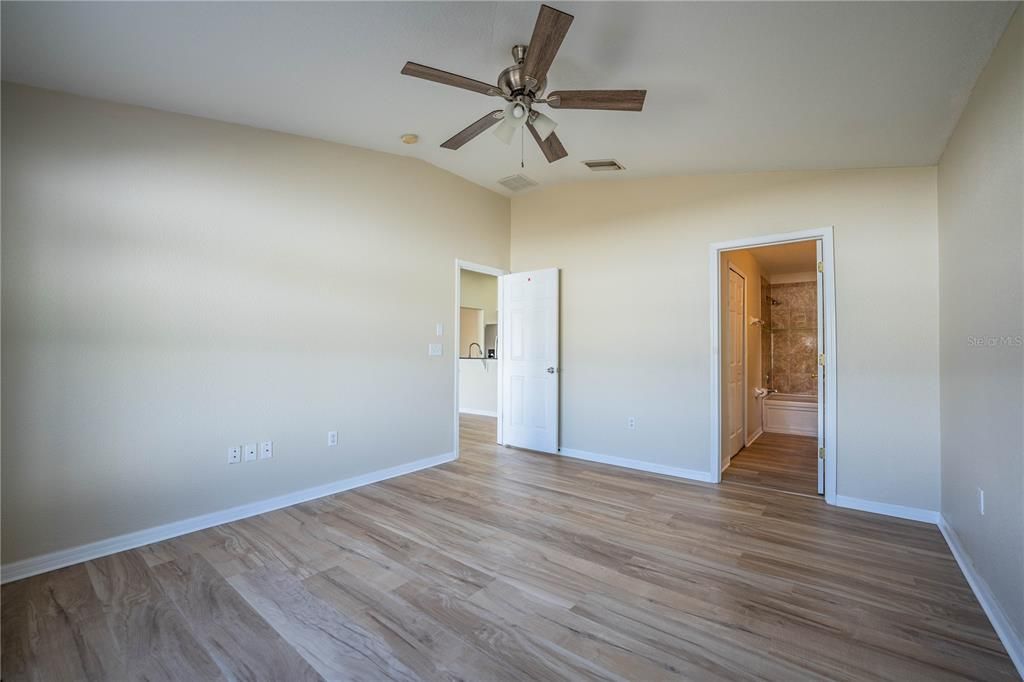 В аренду: $1,995 (3 спален, 2 ванн, 1510 Квадратных фут)