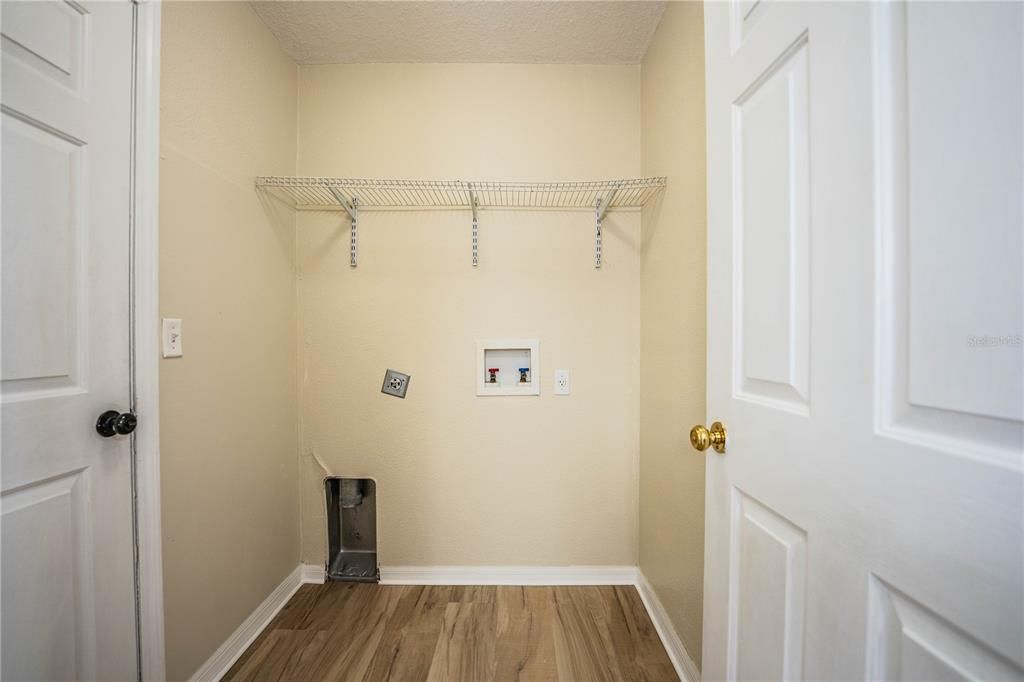 В аренду: $1,995 (3 спален, 2 ванн, 1510 Квадратных фут)