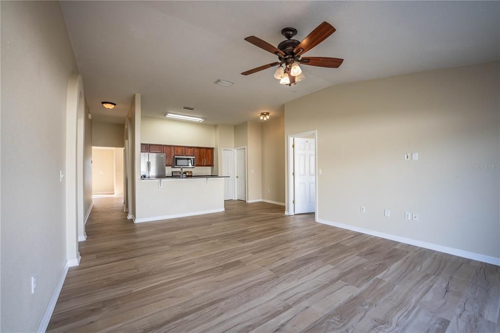 В аренду: $1,995 (3 спален, 2 ванн, 1510 Квадратных фут)