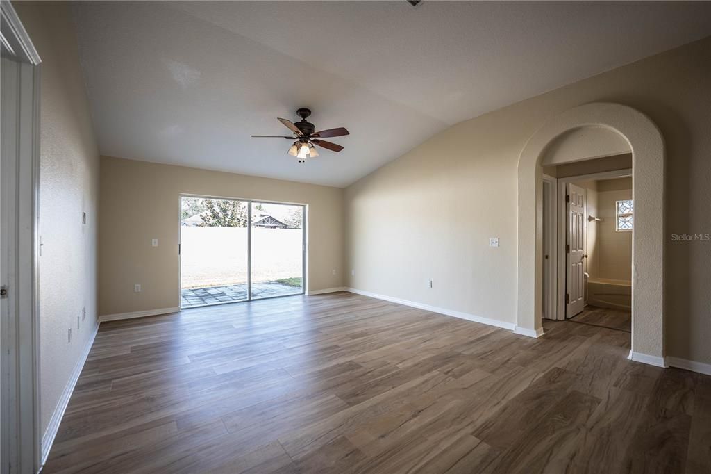 В аренду: $1,995 (3 спален, 2 ванн, 1510 Квадратных фут)