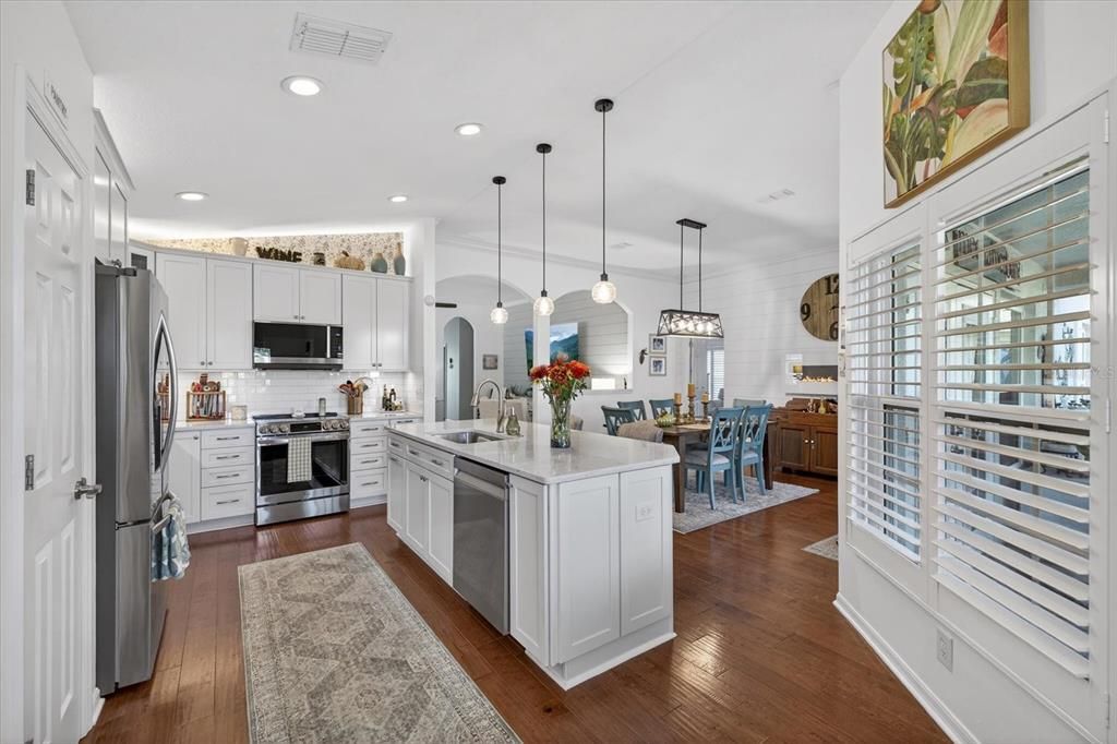 For Sale: $445,900 (3 beds, 2 baths, 1884 Square Feet)