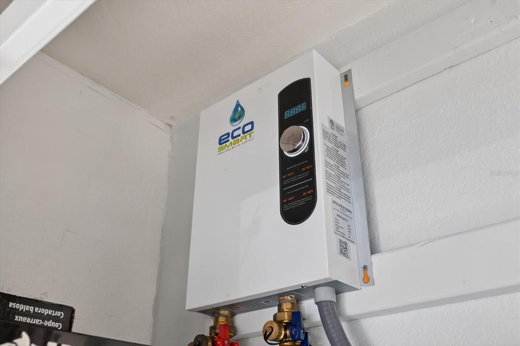 For Sale: $445,900 (3 beds, 2 baths, 1884 Square Feet)