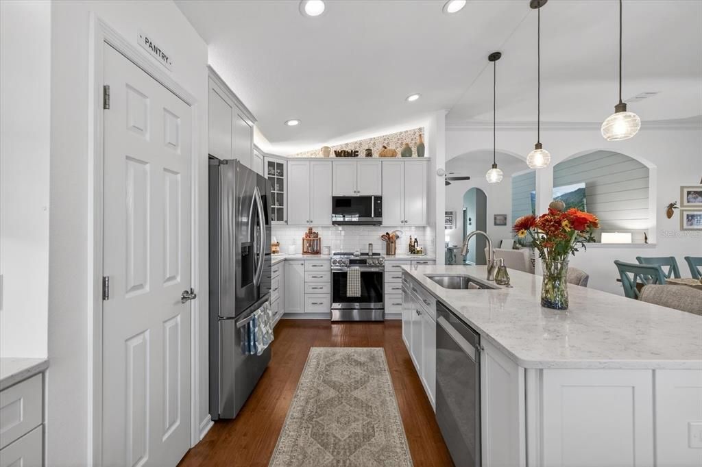 For Sale: $445,900 (3 beds, 2 baths, 1884 Square Feet)