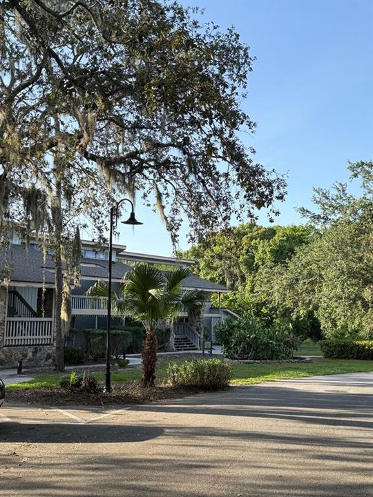 For Rent: $1,100 (1 beds, 1 baths, 974 Square Feet)