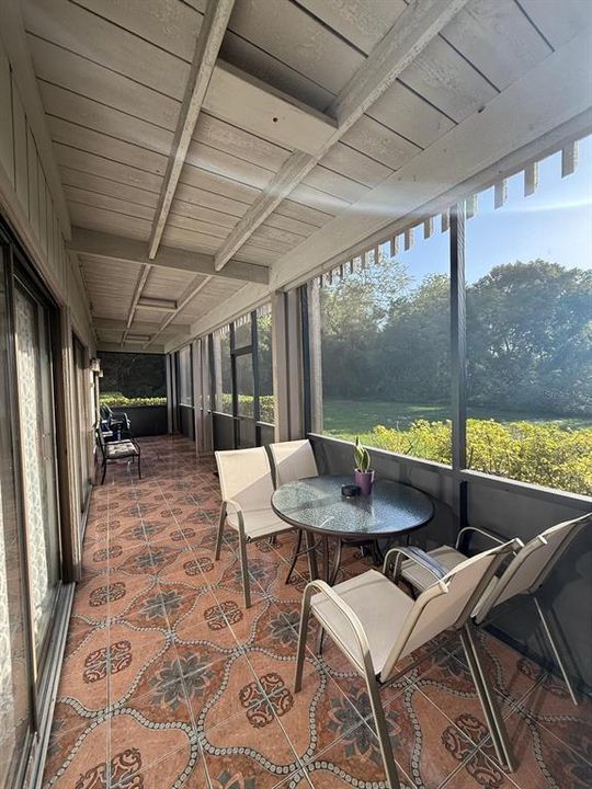 For Rent: $1,100 (1 beds, 1 baths, 974 Square Feet)