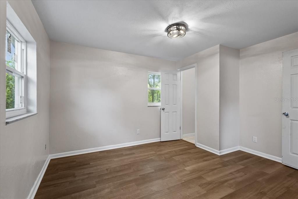 На продажу: $258,000 (3 спален, 1 ванн, 984 Квадратных фут)