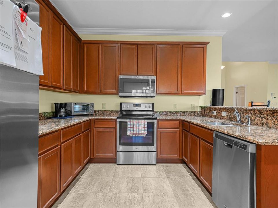 For Sale: $355,000 (2 beds, 2 baths, 1677 Square Feet)