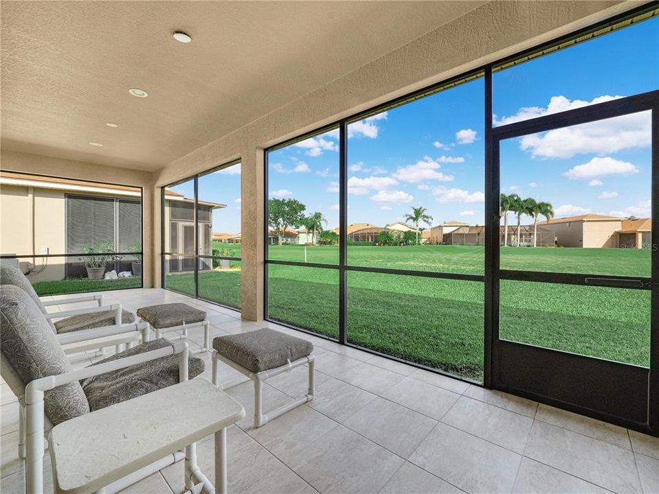 For Sale: $355,000 (2 beds, 2 baths, 1677 Square Feet)