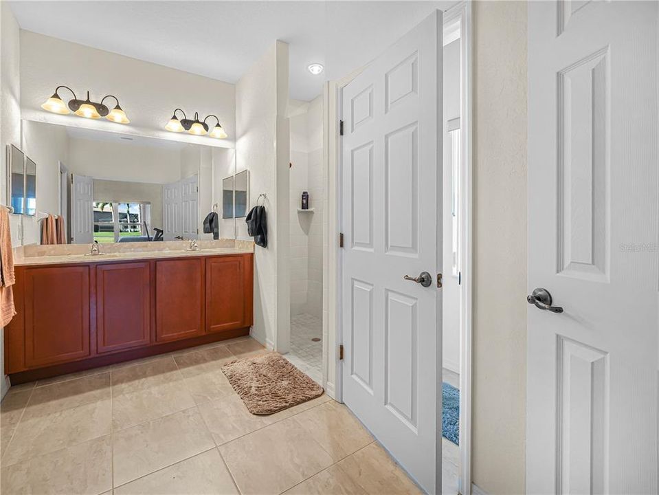 For Sale: $355,000 (2 beds, 2 baths, 1677 Square Feet)