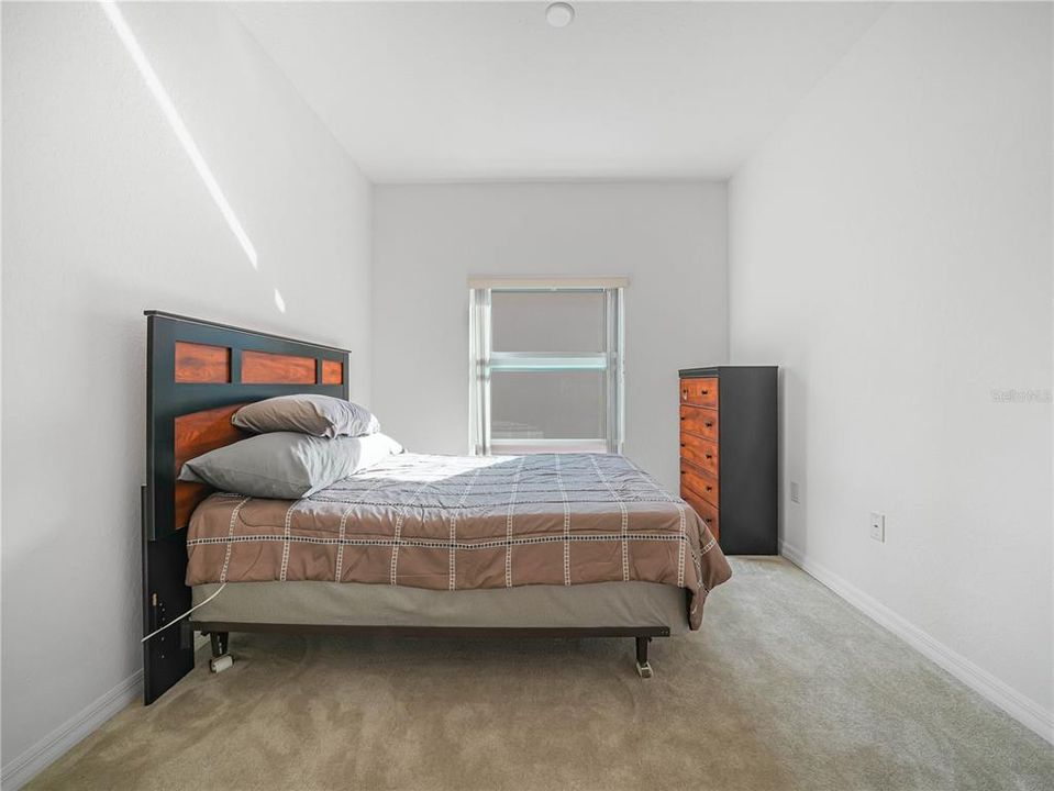 For Sale: $355,000 (2 beds, 2 baths, 1677 Square Feet)