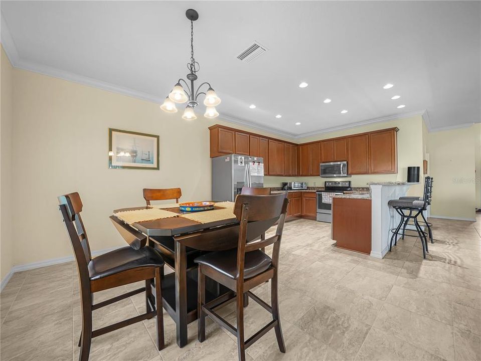 For Sale: $355,000 (2 beds, 2 baths, 1677 Square Feet)