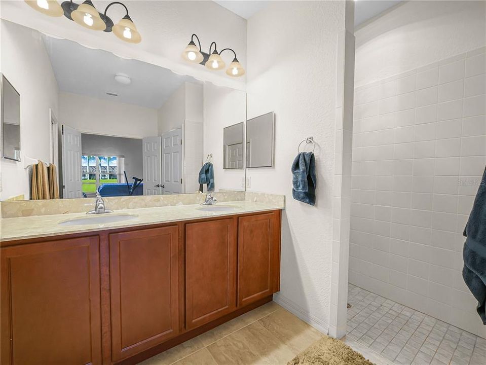 For Sale: $355,000 (2 beds, 2 baths, 1677 Square Feet)