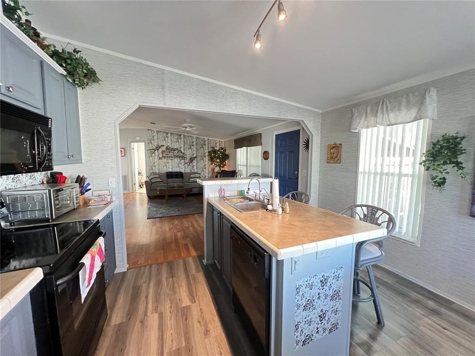 На продажу: $139,000 (3 спален, 2 ванн, 1188 Квадратных фут)