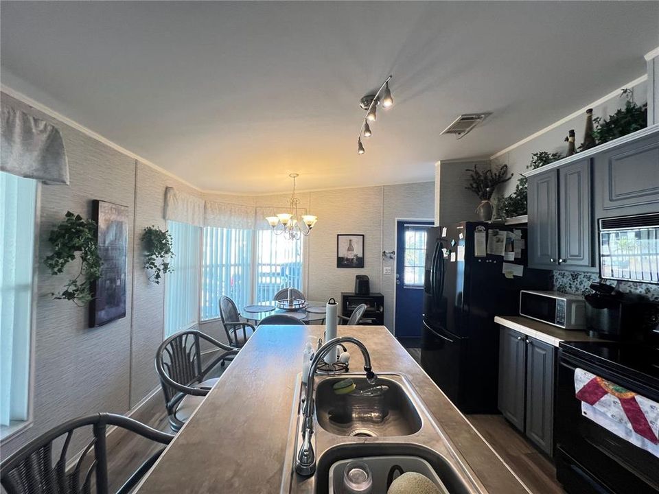 На продажу: $139,000 (3 спален, 2 ванн, 1188 Квадратных фут)