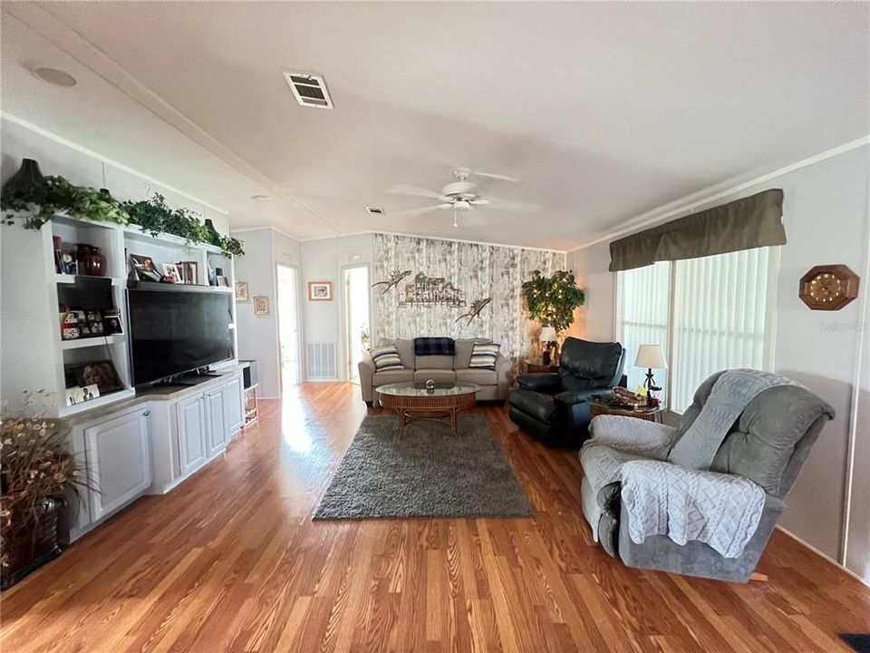 На продажу: $139,000 (3 спален, 2 ванн, 1188 Квадратных фут)